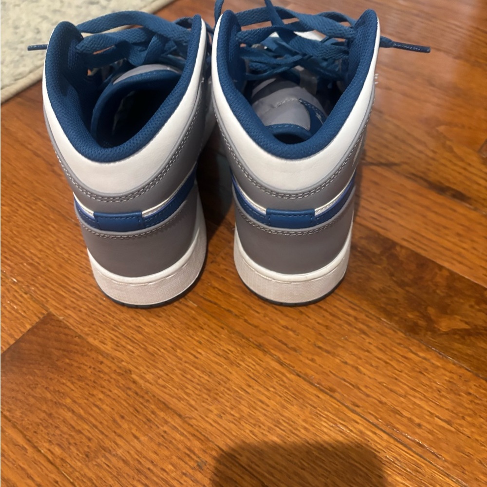 Nike air Jordan high tops size 5.5 youth - Picture 5 of 6